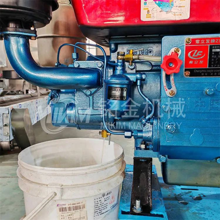 Macchina per la produzione di mangimi per animali